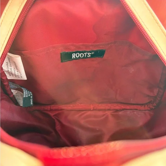 Roots Burgundy Handbag with Cream Trim - Picture 5 of 5